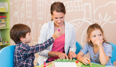 Профессия Воспитатель детского сада – что делает, как им стать, зарплата